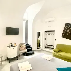 https://rossaroll-one.sicilyhotelsitaly.net